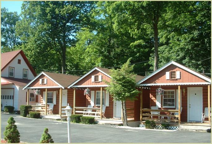 Seven Dwarfs Motel&Cabins Lake George Buitenkant foto
