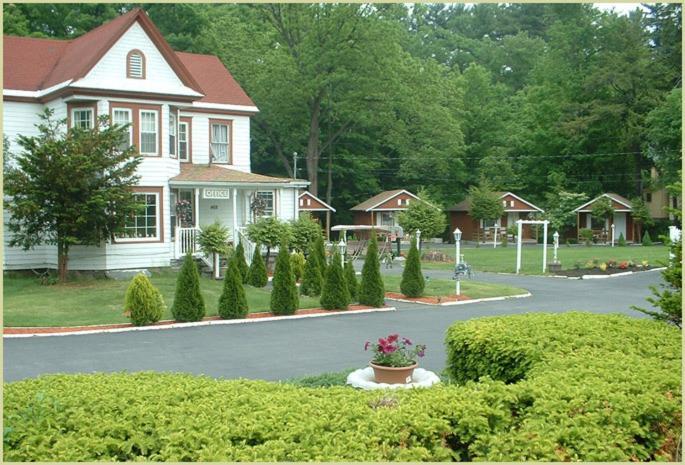 Seven Dwarfs Motel&Cabins Lake George Buitenkant foto