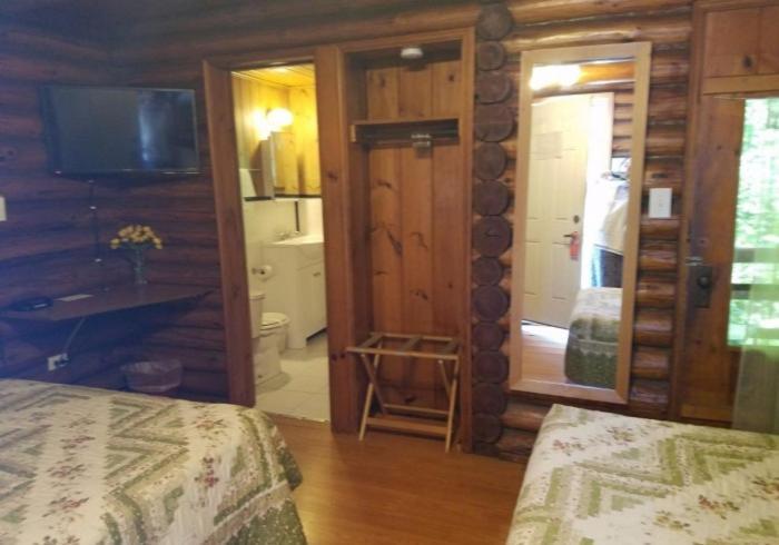 Seven Dwarfs Motel&Cabins Lake George Buitenkant foto