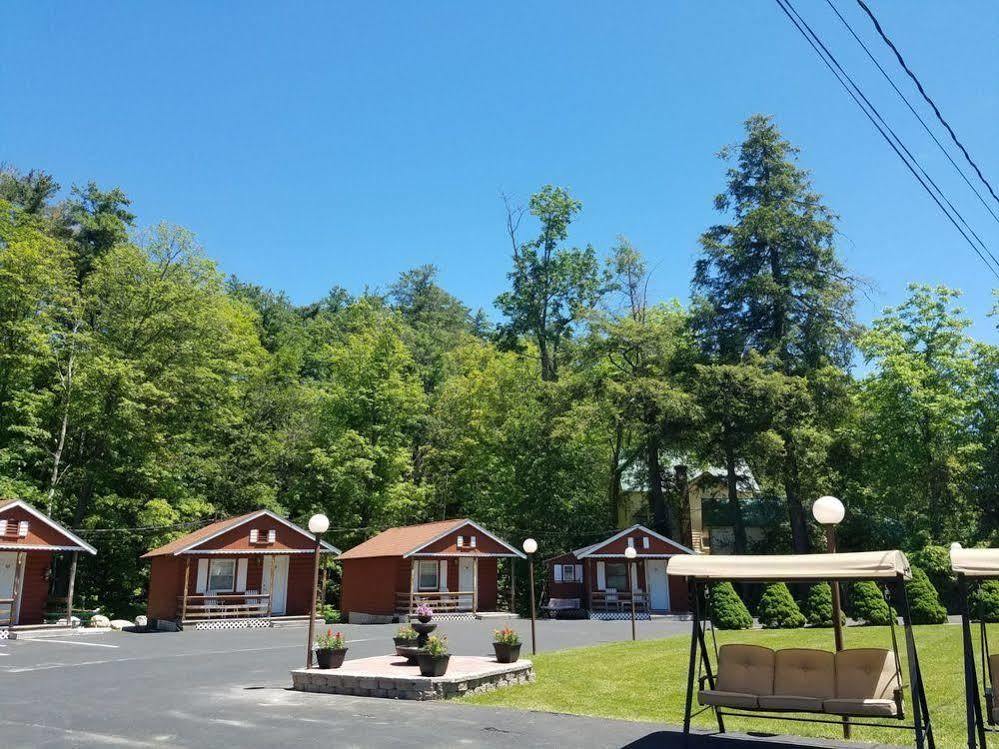 Seven Dwarfs Motel&Cabins Lake George Buitenkant foto